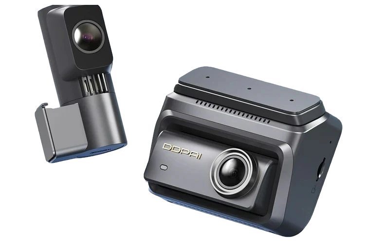 The DDPAI Z90 front camera beside its compact rear camera.
